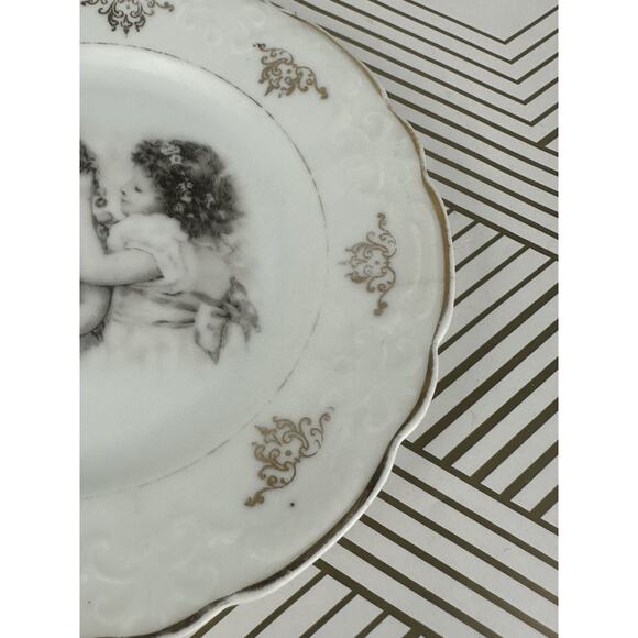 Antique Bavaria Little Girls Portrait Transferware Plate Gold Scalloped Trim 6" - Picture 3 of 6